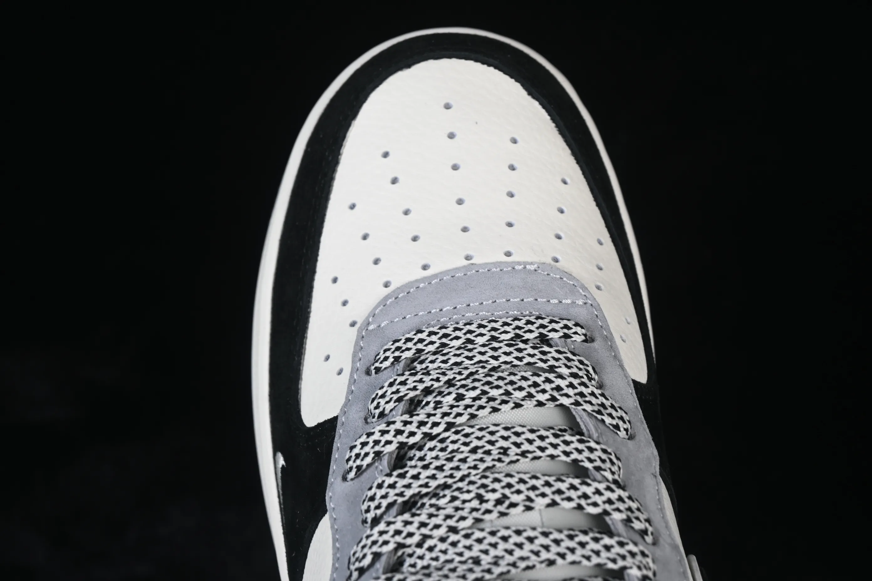 All categories Nk Air Force 1 Air Force series Nk Air Force 1 Low Air Force low-top Nike Air Force 1'07 Low Black and white gray Air Force 1 low-top casual sneakers SS1979-013
